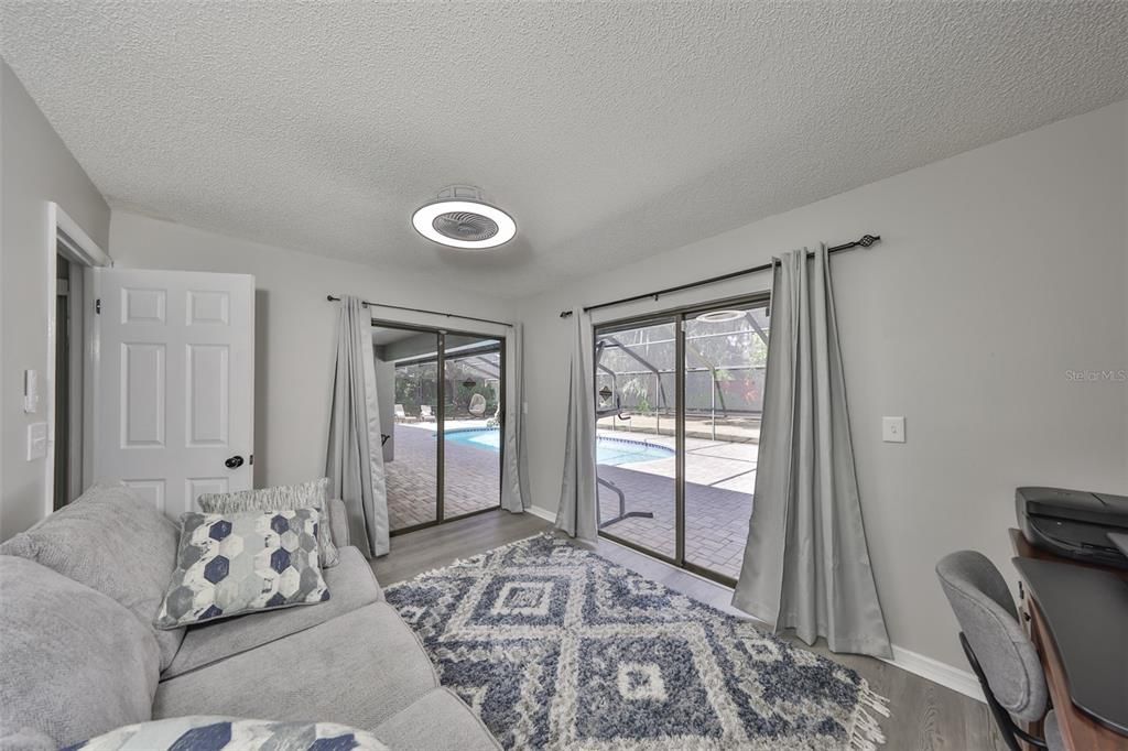 En Venta: $725,000 (5 camas, 4 baños, 4373 Pies cuadrados)