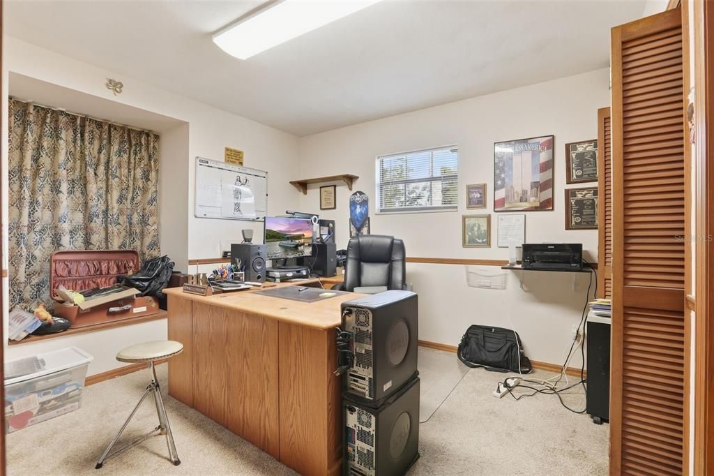 Под контрактом: $234,000 (3 спален, 2 ванн, 1718 Квадратных фут)