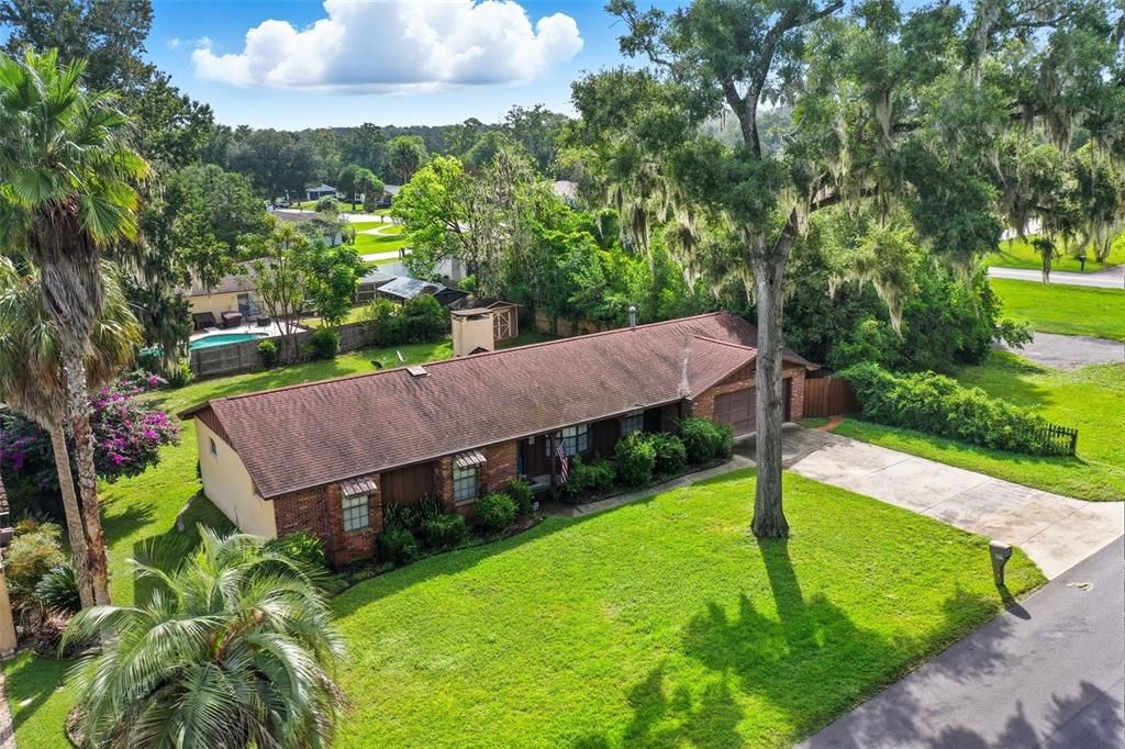 Под контрактом: $234,000 (3 спален, 2 ванн, 1718 Квадратных фут)