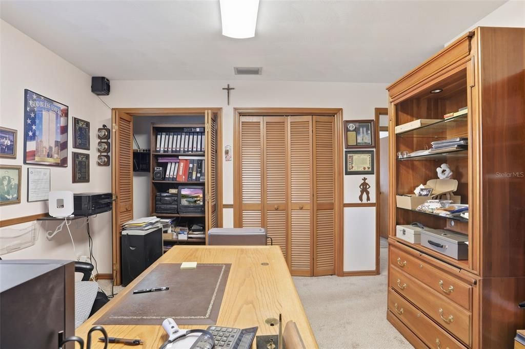 Под контрактом: $234,000 (3 спален, 2 ванн, 1718 Квадратных фут)