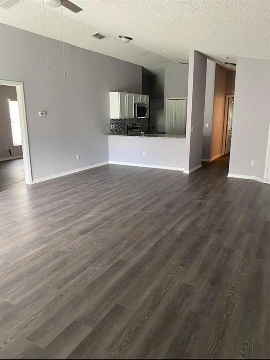 For Rent: $2,600 (3 beds, 2 baths, 1277 Square Feet)