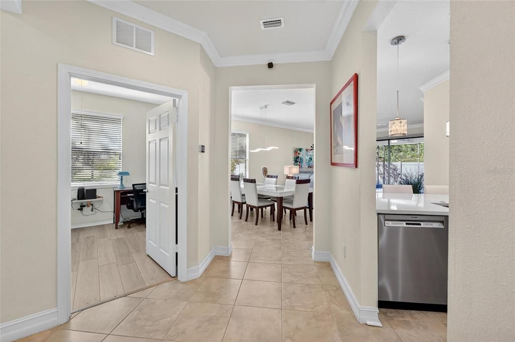 For Sale: $299,900 (2 beds, 2 baths, 1616 Square Feet)