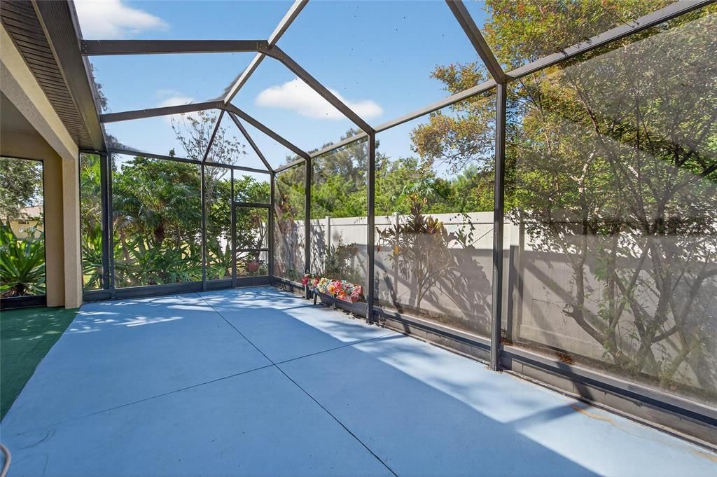 For Sale: $299,900 (2 beds, 2 baths, 1616 Square Feet)