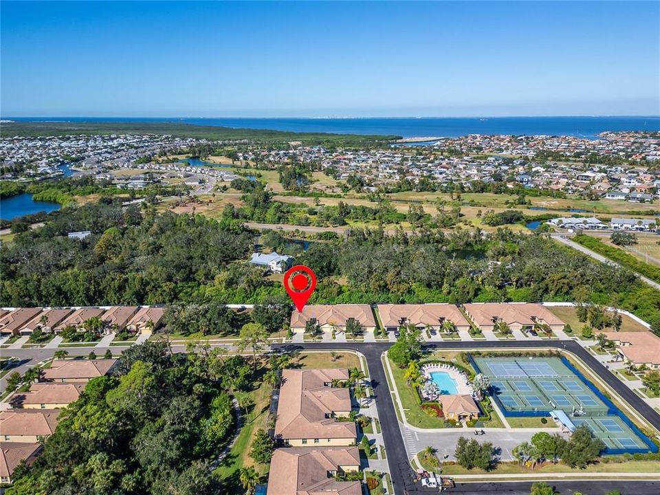 For Sale: $299,900 (2 beds, 2 baths, 1616 Square Feet)