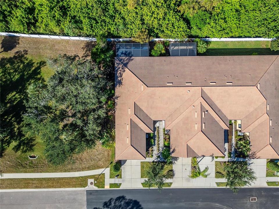 For Sale: $299,900 (2 beds, 2 baths, 1616 Square Feet)