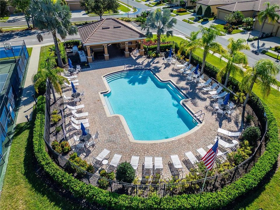 For Sale: $299,900 (2 beds, 2 baths, 1616 Square Feet)