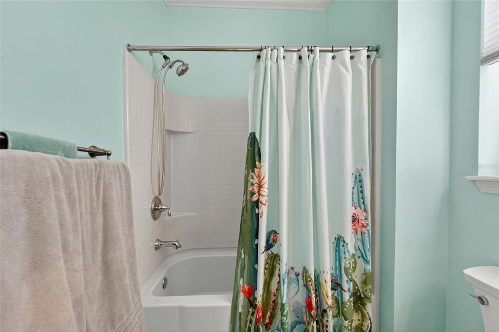 For Sale: $299,900 (2 beds, 2 baths, 1616 Square Feet)