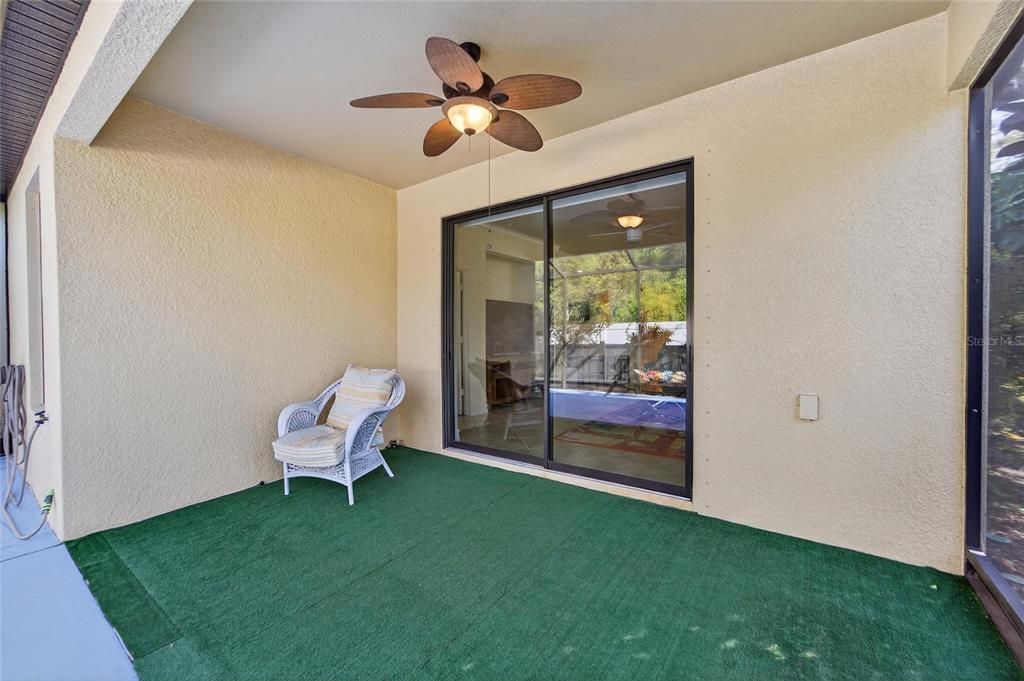 For Sale: $299,900 (2 beds, 2 baths, 1616 Square Feet)