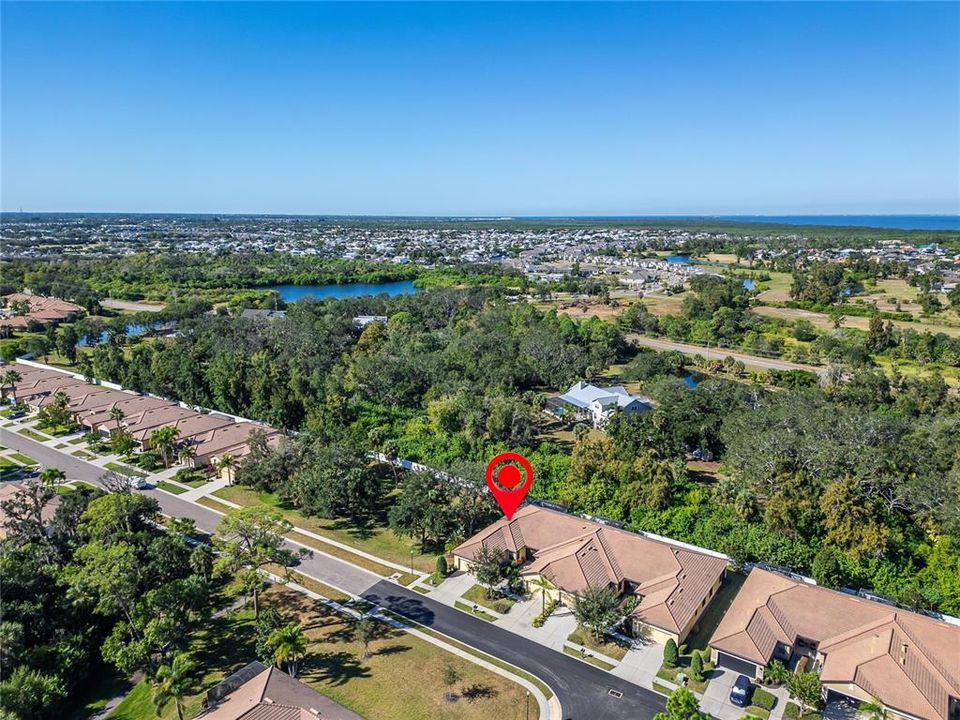 For Sale: $299,900 (2 beds, 2 baths, 1616 Square Feet)