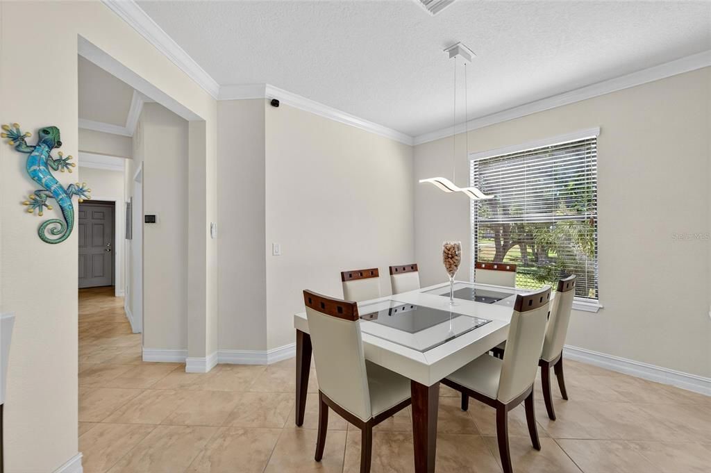 For Sale: $299,900 (2 beds, 2 baths, 1616 Square Feet)