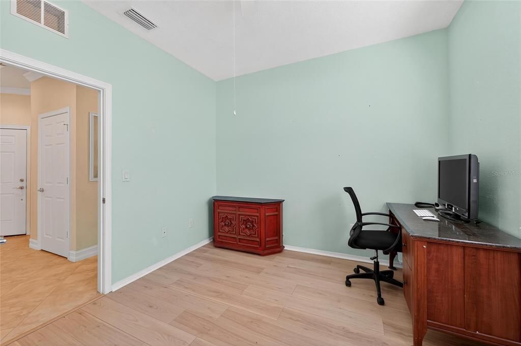 For Sale: $299,900 (2 beds, 2 baths, 1616 Square Feet)