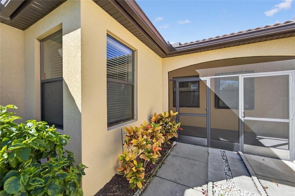 For Sale: $299,900 (2 beds, 2 baths, 1616 Square Feet)