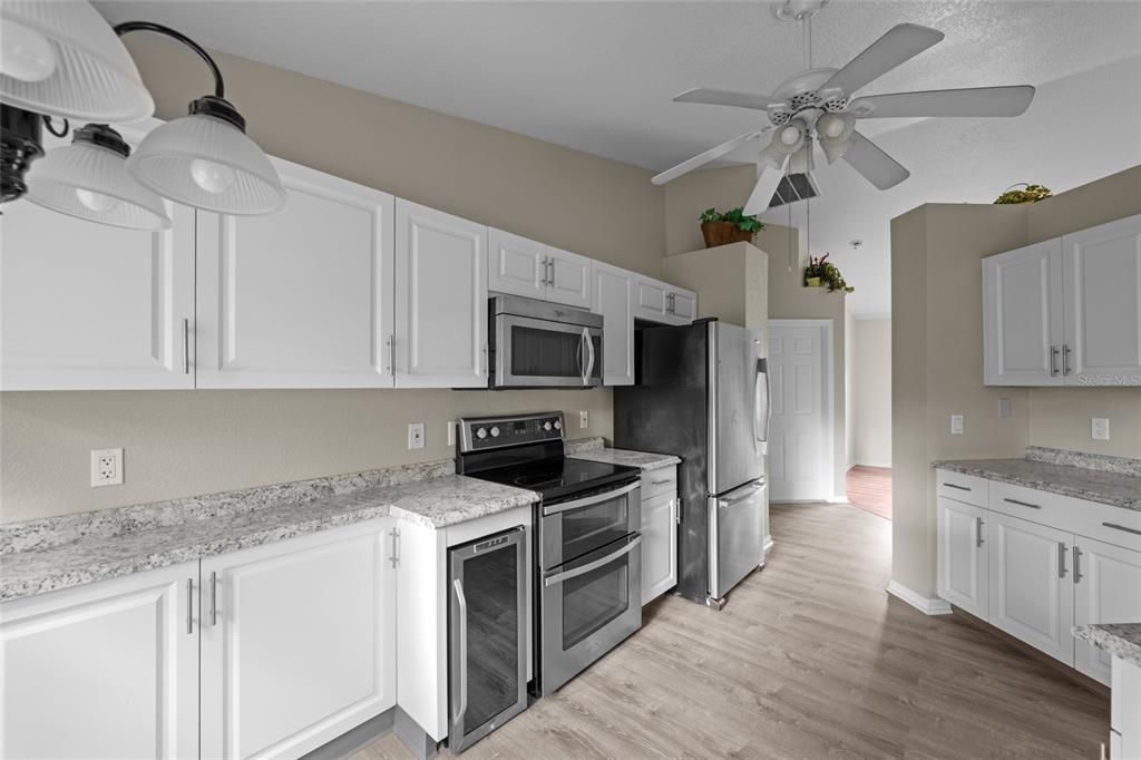 Под контрактом: $260,000 (3 спален, 2 ванн, 1309 Квадратных фут)