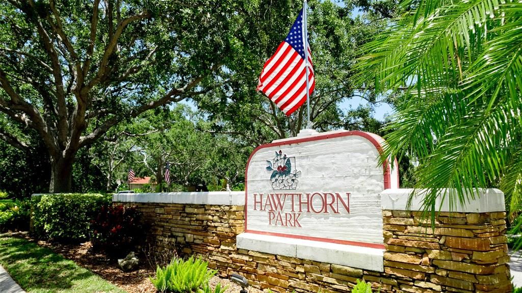 合同活跃: $650,000 (4 贝兹, 2 浴室, 2149 平方英尺)