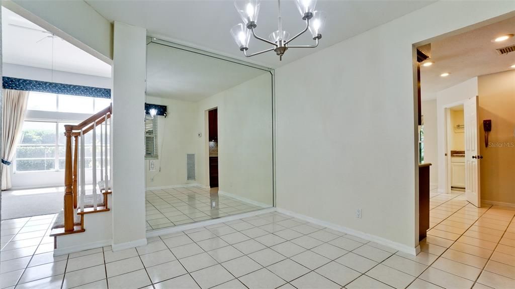 合同活跃: $650,000 (4 贝兹, 2 浴室, 2149 平方英尺)