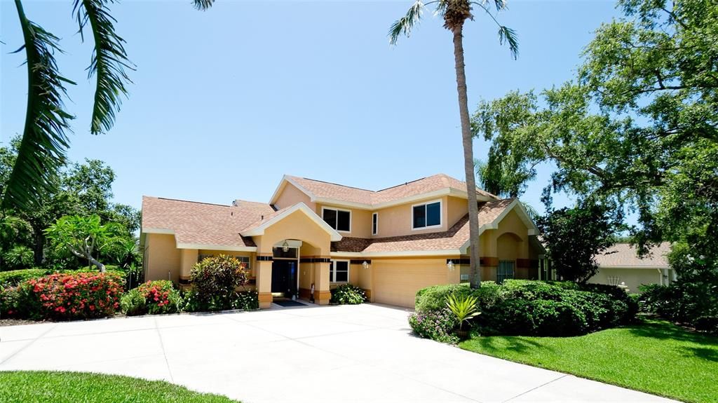 合同活跃: $650,000 (4 贝兹, 2 浴室, 2149 平方英尺)