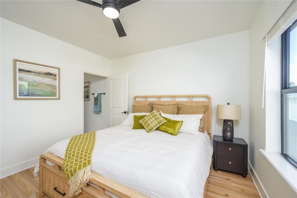 For Rent: $2,350 (2 beds, 2 baths, 1202 Square Feet)