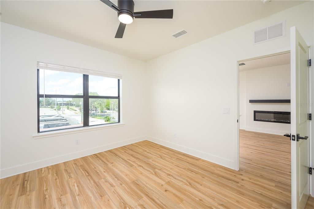 For Rent: $2,350 (2 beds, 2 baths, 1202 Square Feet)