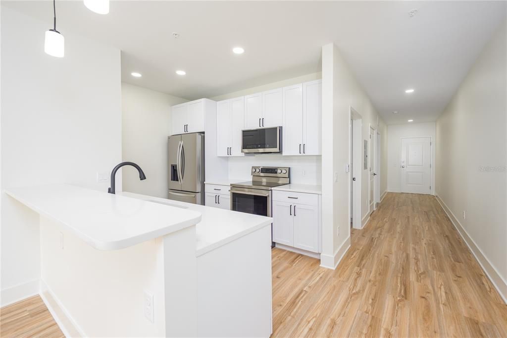 For Rent: $2,350 (2 beds, 2 baths, 1202 Square Feet)