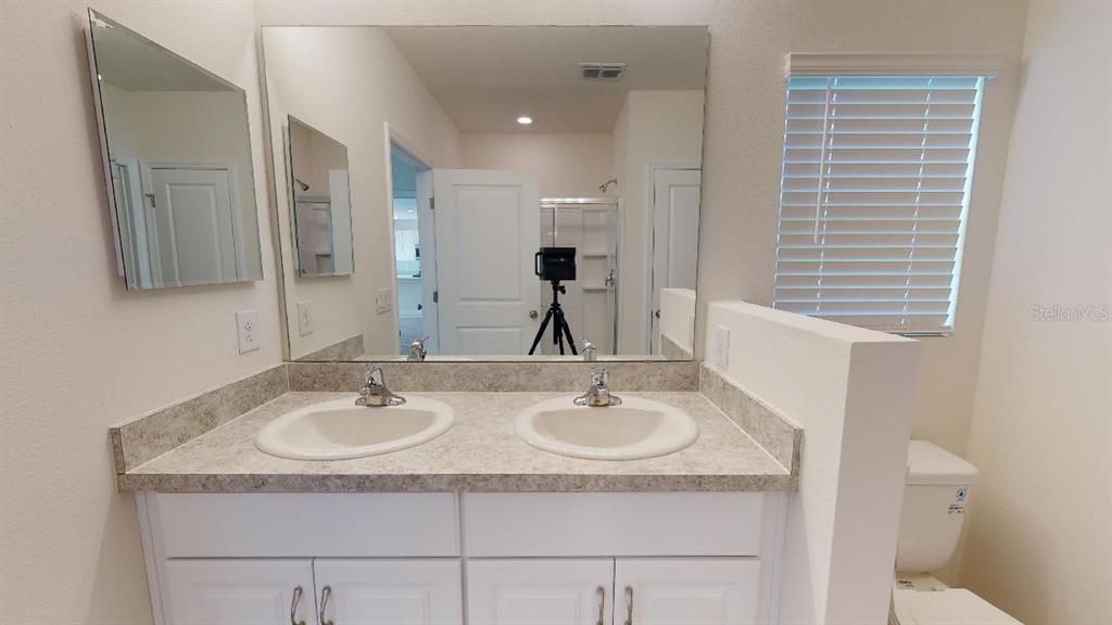 Active With Contract: $301,999 (3 beds, 2 baths, 1500 Square Feet)