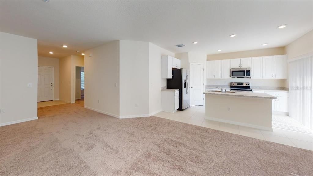 Active With Contract: $301,999 (3 beds, 2 baths, 1500 Square Feet)