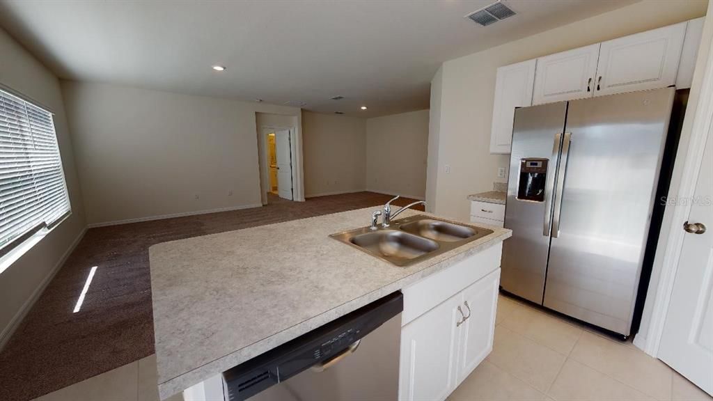 Active With Contract: $301,999 (3 beds, 2 baths, 1500 Square Feet)