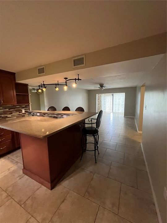 For Rent: $2,200 (3 beds, 2 baths, 1201 Square Feet)