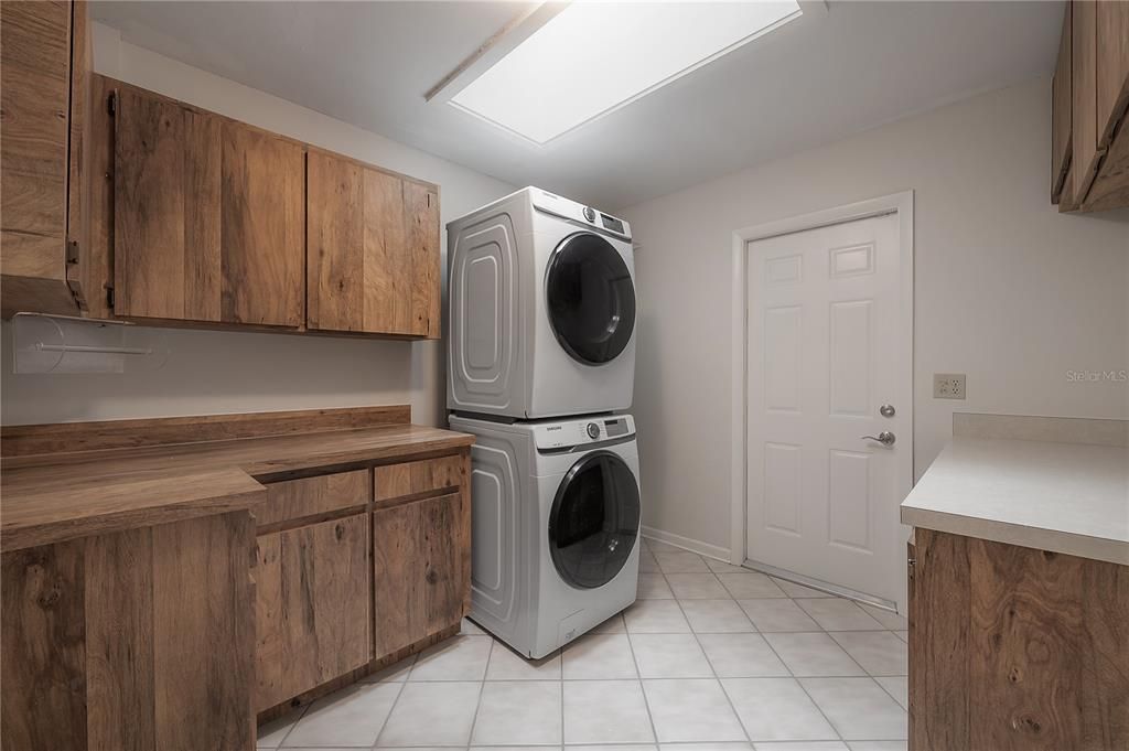 Active With Contract: $629,900 (4 beds, 3 baths, 2756 Square Feet)