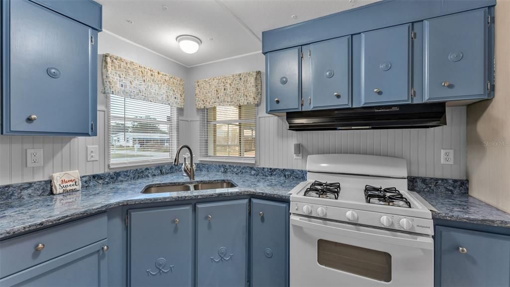 На продажу: $129,000 (2 спален, 2 ванн, 960 Квадратных фут)