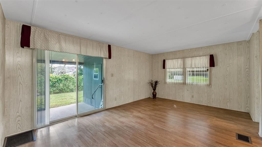 На продажу: $129,000 (2 спален, 2 ванн, 960 Квадратных фут)