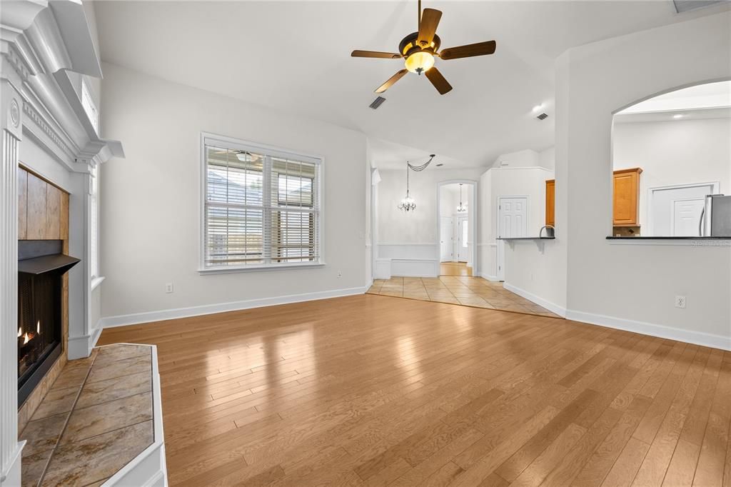 Active With Contract: $374,900 (3 beds, 2 baths, 1908 Square Feet)