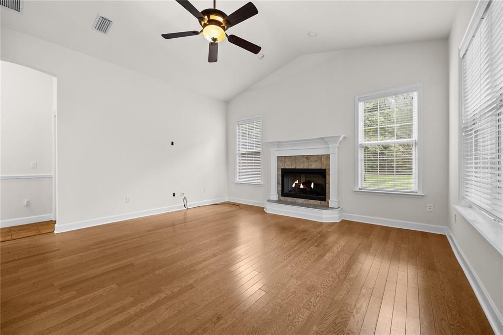 Active With Contract: $374,900 (3 beds, 2 baths, 1908 Square Feet)