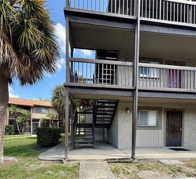 For Rent: $1,175 (1 beds, 1 baths, 744 Square Feet)