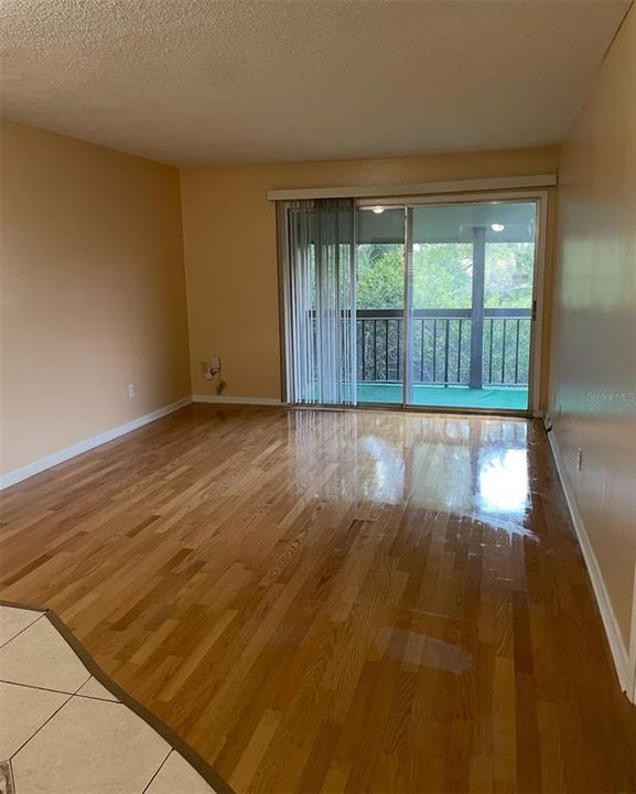 For Rent: $1,175 (1 beds, 1 baths, 744 Square Feet)