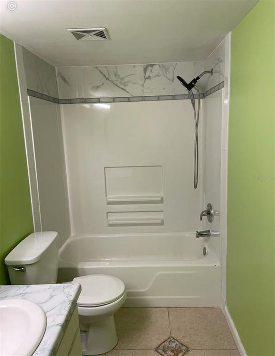 For Rent: $1,175 (1 beds, 1 baths, 744 Square Feet)