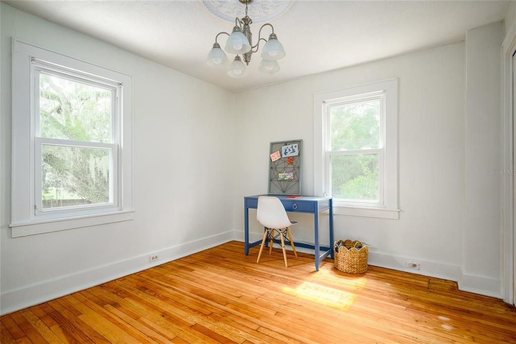 For Sale: $450,000 (4 beds, 3 baths, 1872 Square Feet)