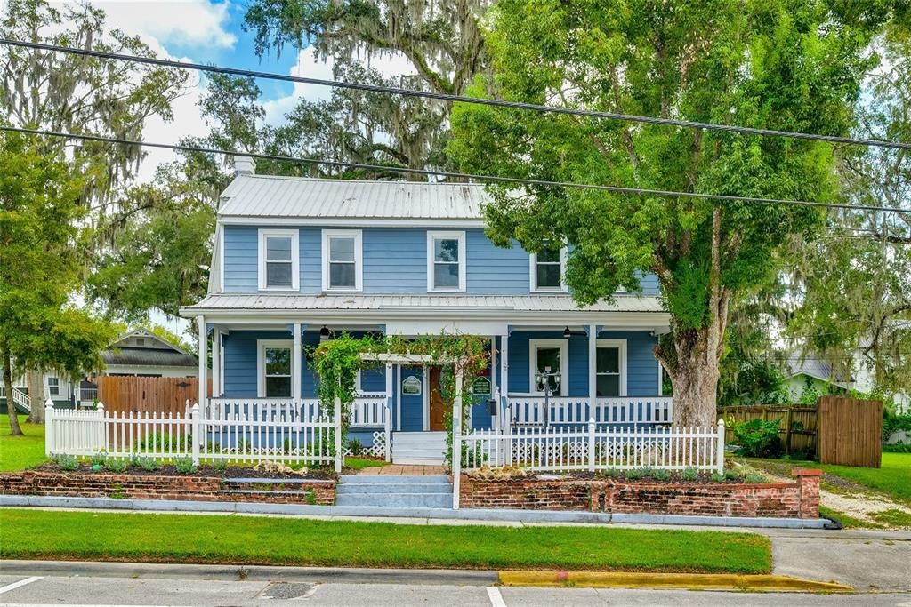 For Sale: $450,000 (4 beds, 3 baths, 1872 Square Feet)