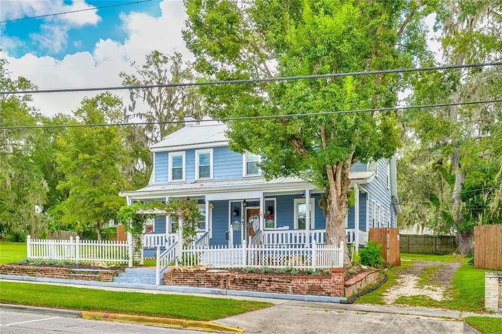 For Sale: $450,000 (4 beds, 3 baths, 1872 Square Feet)