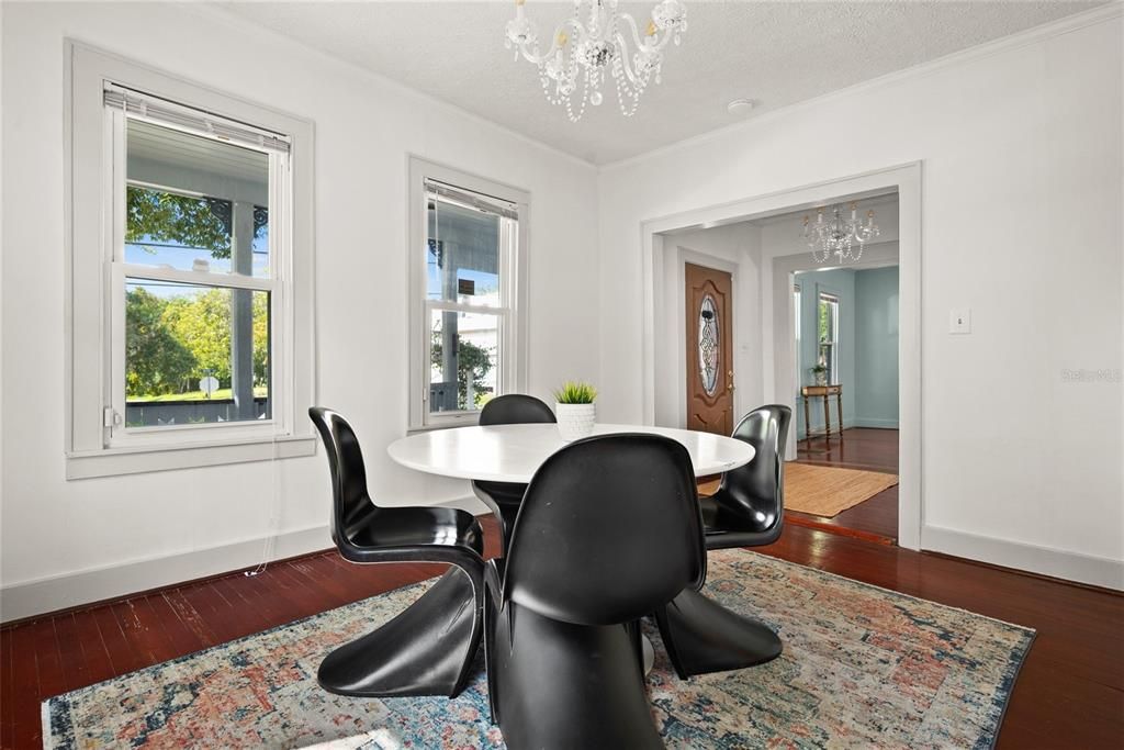 For Sale: $450,000 (4 beds, 3 baths, 1872 Square Feet)