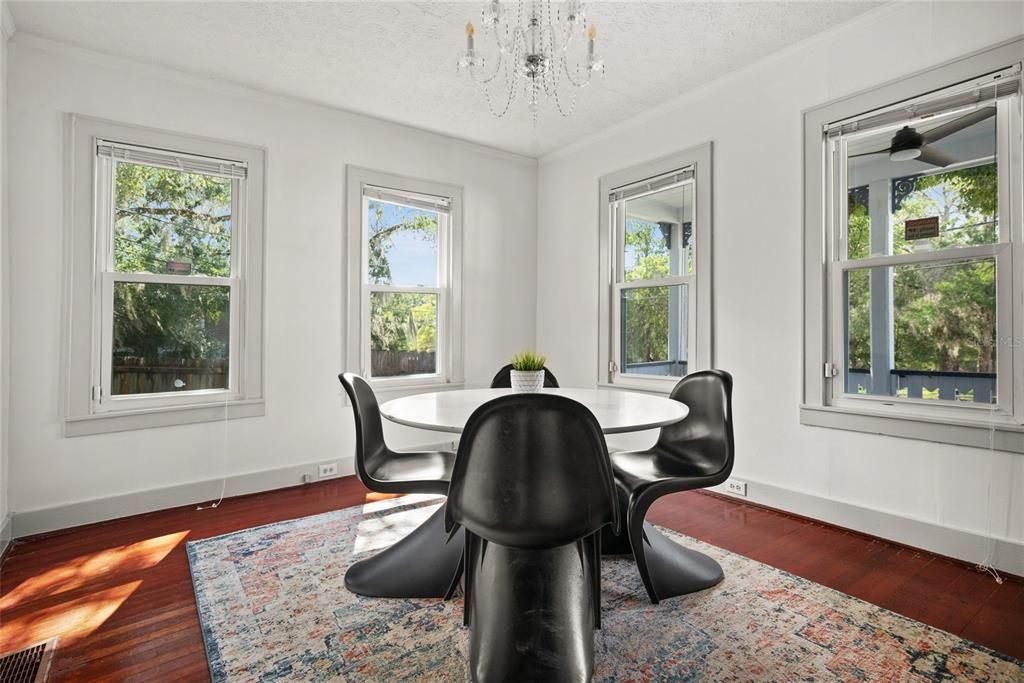 For Sale: $450,000 (4 beds, 3 baths, 1872 Square Feet)