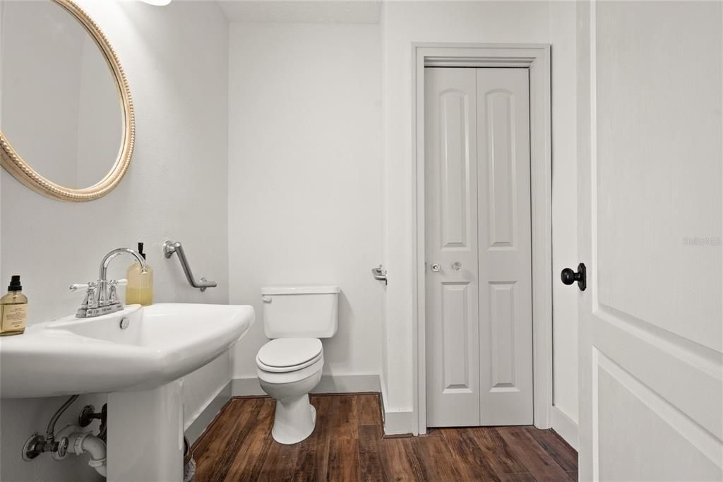 For Sale: $450,000 (4 beds, 3 baths, 1872 Square Feet)