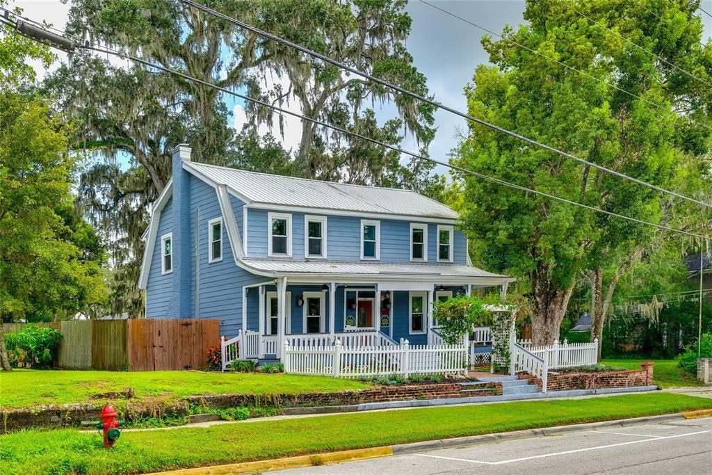 For Sale: $450,000 (4 beds, 3 baths, 1872 Square Feet)