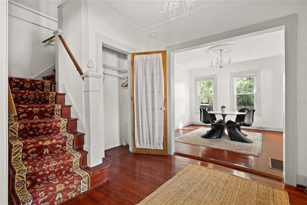 For Sale: $450,000 (4 beds, 3 baths, 1872 Square Feet)