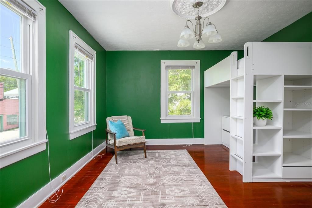 For Sale: $450,000 (4 beds, 3 baths, 1872 Square Feet)