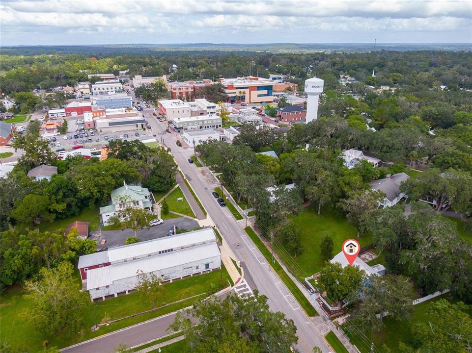 For Sale: $450,000 (4 beds, 3 baths, 1872 Square Feet)