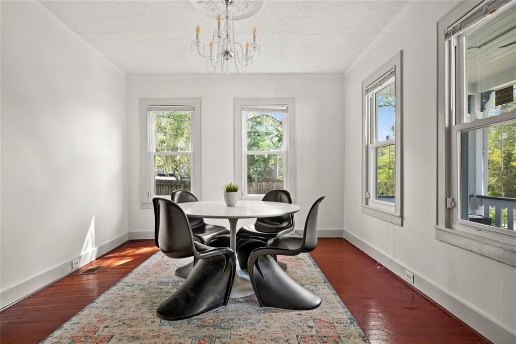 For Sale: $450,000 (4 beds, 3 baths, 1872 Square Feet)