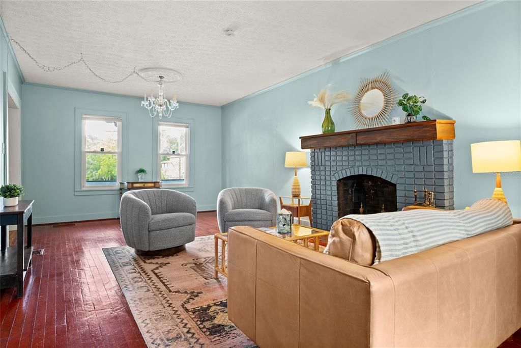 For Sale: $450,000 (4 beds, 3 baths, 1872 Square Feet)