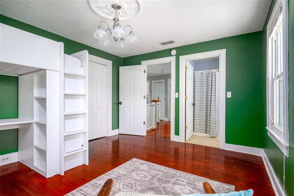 For Sale: $450,000 (4 beds, 3 baths, 1872 Square Feet)