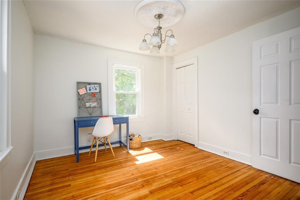 For Sale: $450,000 (4 beds, 3 baths, 1872 Square Feet)