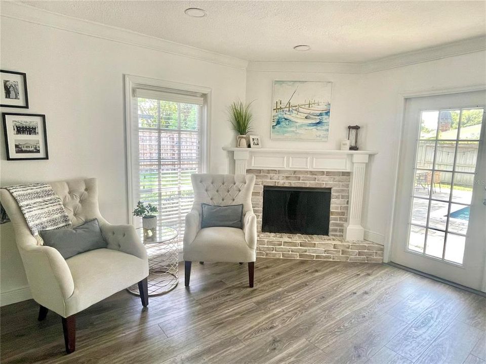 Activo con contrato: $779,500 (3 camas, 2 baños, 1813 Pies cuadrados)